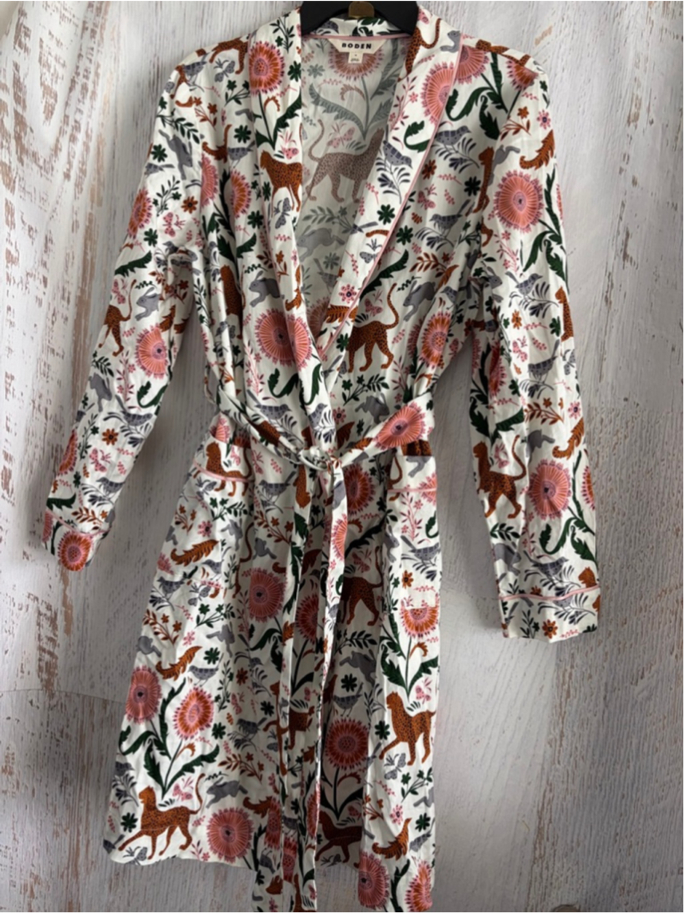 Women's Boden M White Pink Leopard Print Robe